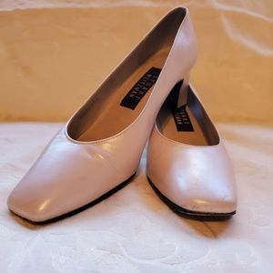 Stuart Weitzman Beautiful Creme Leather Heels